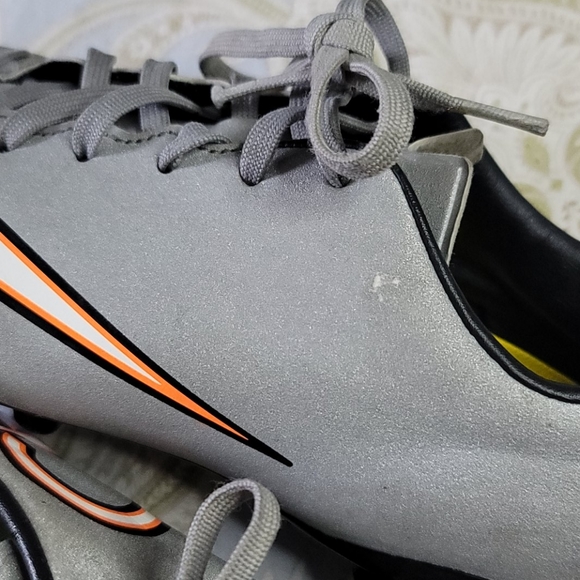 NIKE - Picture 3 of 7